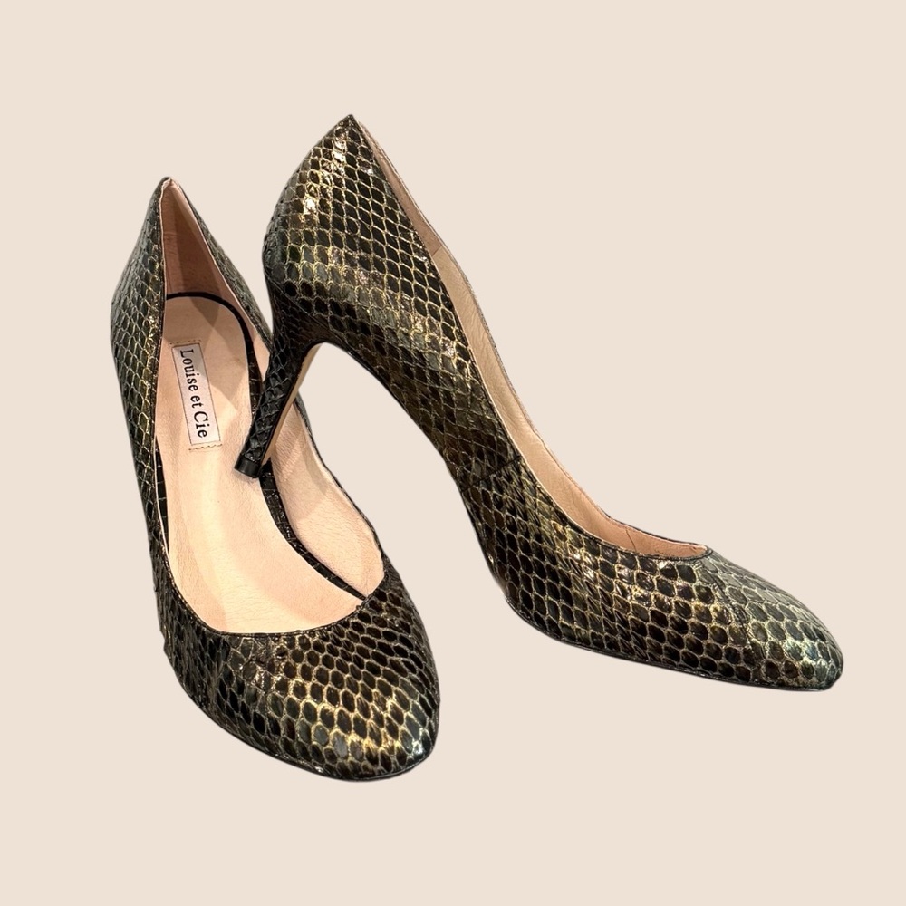 Louise et Cie Genuine Snakeskin Pumps – Size 9